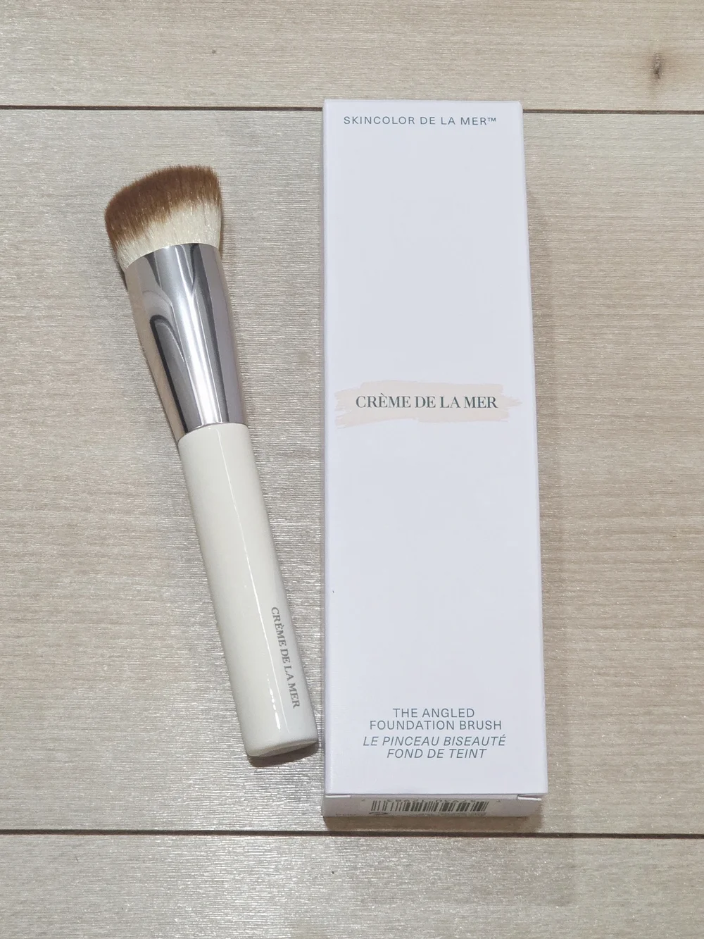 Creme de la MER~~Angled Foundation Brush